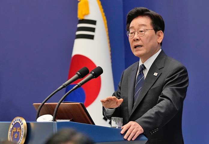 ประธานาธิบดีอี แจ-มยอง ของเกาหลีใต้ กล่าวระหว่างการแถลงข่าวที่ทำเนียบประธานาธิบดี (บลูเฮาส์) ในกรุงโซล ประเทศเกาหลีใต้ เมื่อวันศุกร์ที่ 18 กันยายน 2026