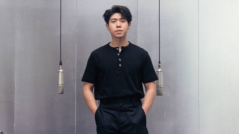 อะตอม