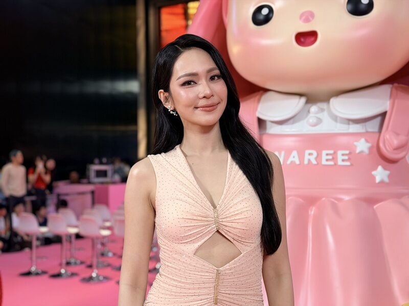 บิ๊นท์ สุดตื้นตัน! แฟนคลับล้นงาน แม่ครูบุหลันพาฟีเวอร์ เทียบโมเมนต์มงระดับโลก