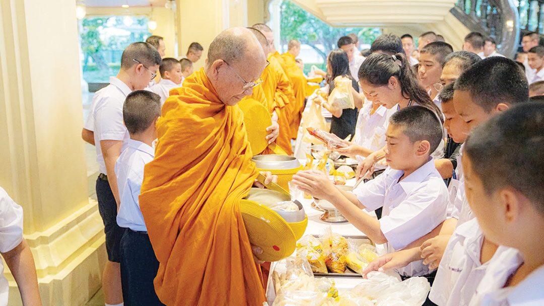 มงคลข่าวสด - วัดในพระพี่นางรัชกาลที่ 9 สมเด็จพระพุทธวชิรากร