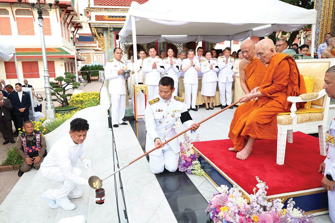 สดจากหน้าพระ - เททองหล่อพระพุทธรูปสำคัญ ถวายสมเด็จพระบรมราชินี