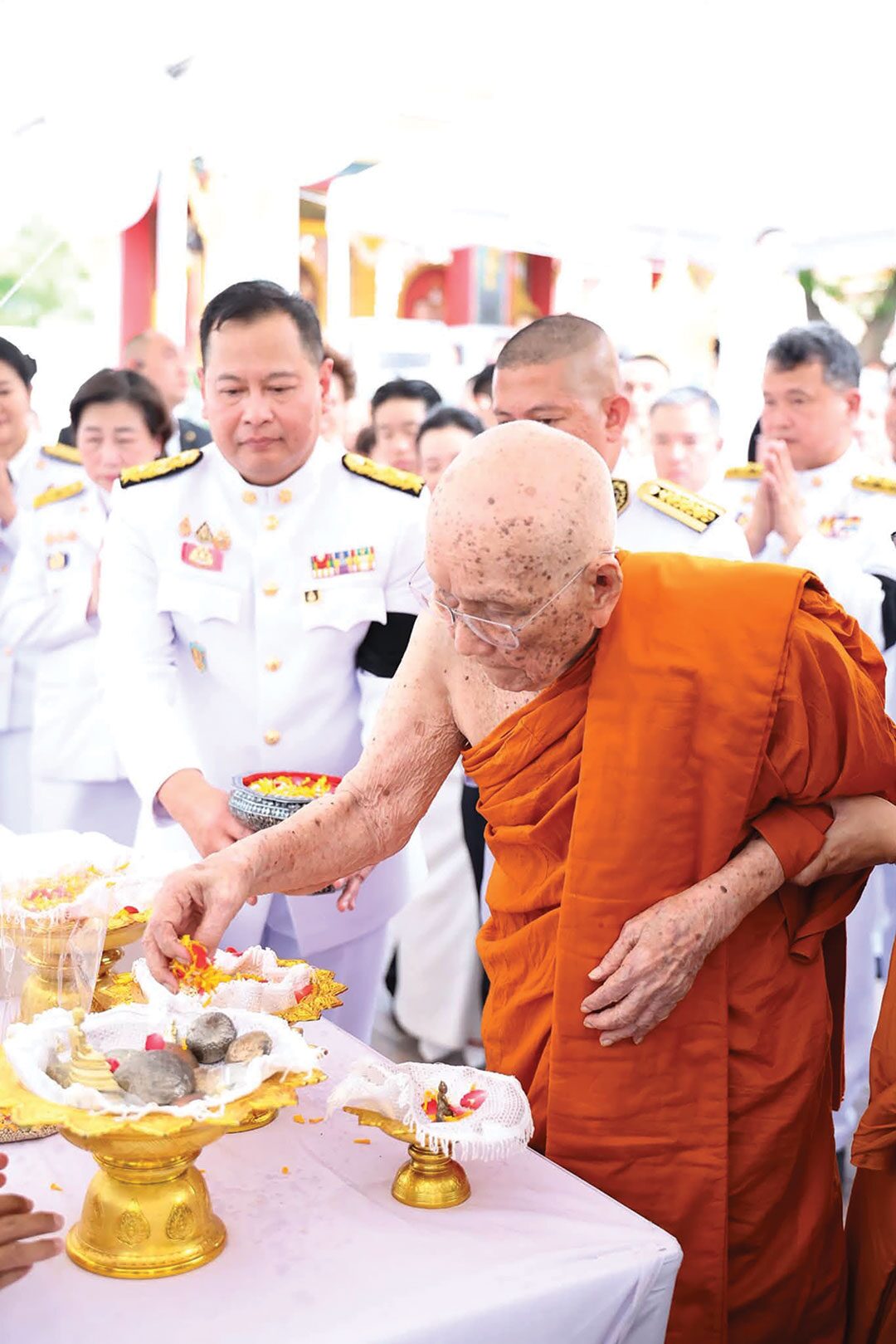สดจากหน้าพระ - เททองหล่อพระพุทธรูปสำคัญ ถวายสมเด็จพระบรมราชินี