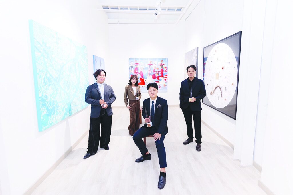 ปักหมุดศิลปวัฒนธรรม - ความทรงจำจากผืนป่า คว้ารางวัลจิตรกรรมยูโอบี