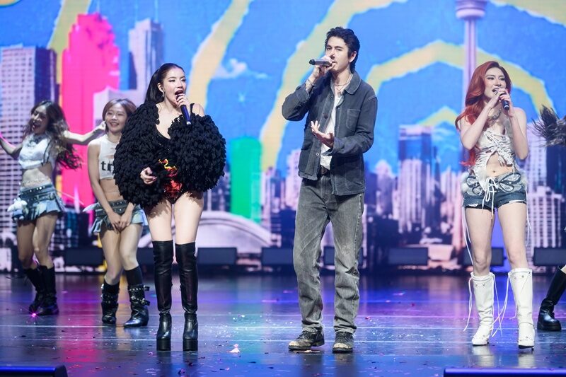 ใบเตย สุดปลื้ม! จัดแฟนคอนฯ ฉลอง 15 ปี ขนเพลงฮิตระเบิดความมัน 3 ชั่วโมงเต็ม