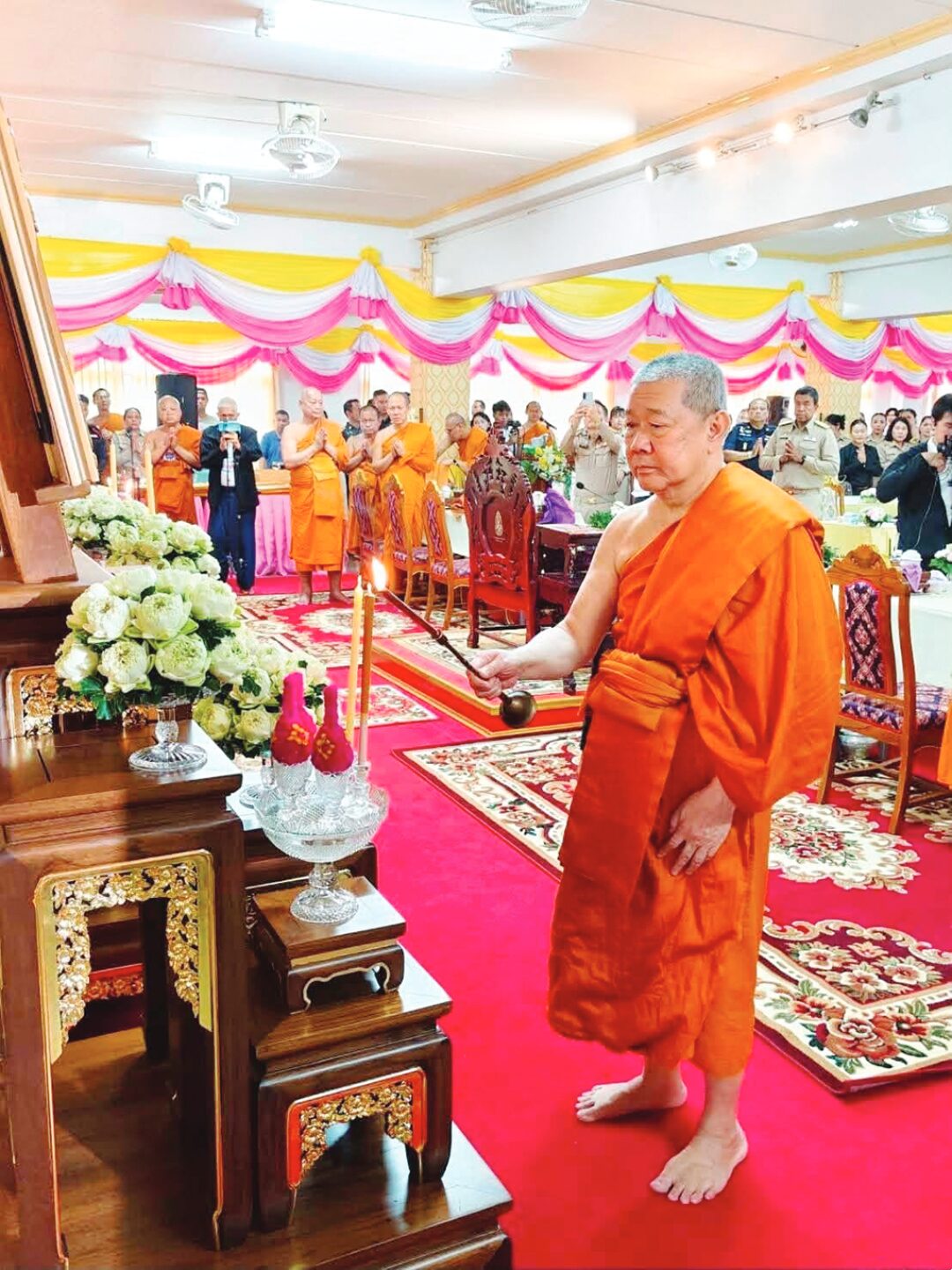สดจากหน้าพระ