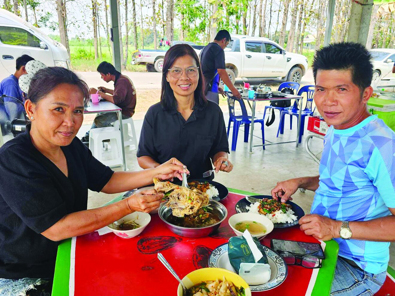 อิ่มอร่อย - ก๋วยเตี๋ยวโครงไก่เจ๊ปุ๊ก รสเด็ด-เครื่องแน่นมิดเส้น