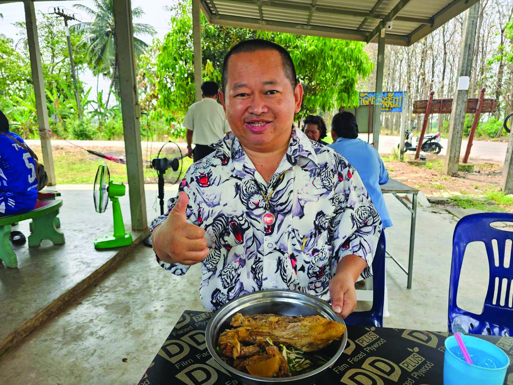 อิ่มอร่อย - ก๋วยเตี๋ยวโครงไก่เจ๊ปุ๊ก รสเด็ด-เครื่องแน่นมิดเส้น
