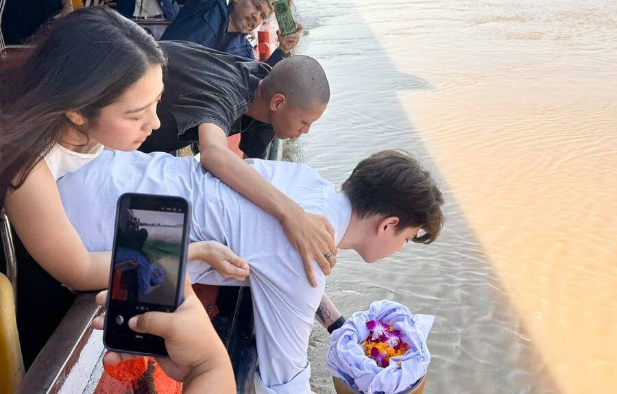 ครอบครัวลอยอังคาร “ต๋อง วงทู”