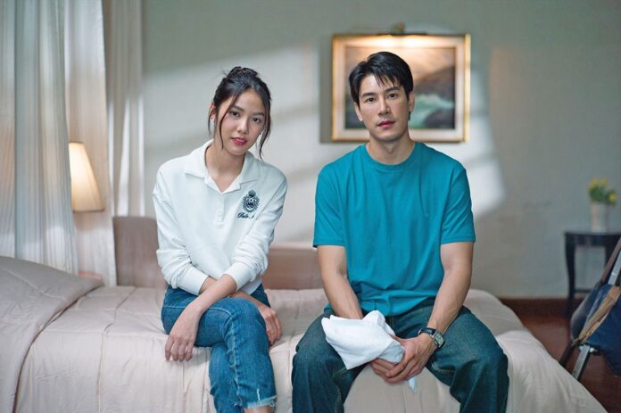 เบื้องหลังมายา