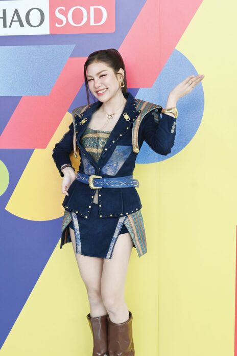 จับกระแสลูกทุ่ง
