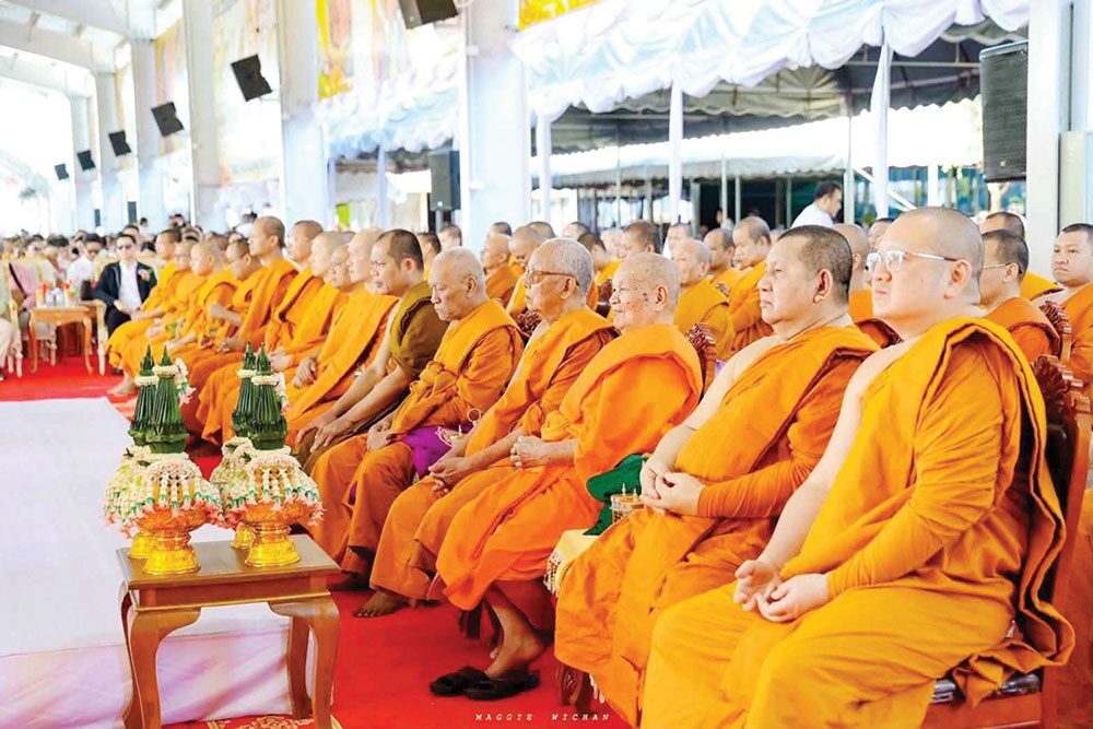 สดจากหน้าพระ - ฉลองอายุ 82 ปีหลวงปู่ศิลา สาธุชนร่วมมุทิตาสักการะ