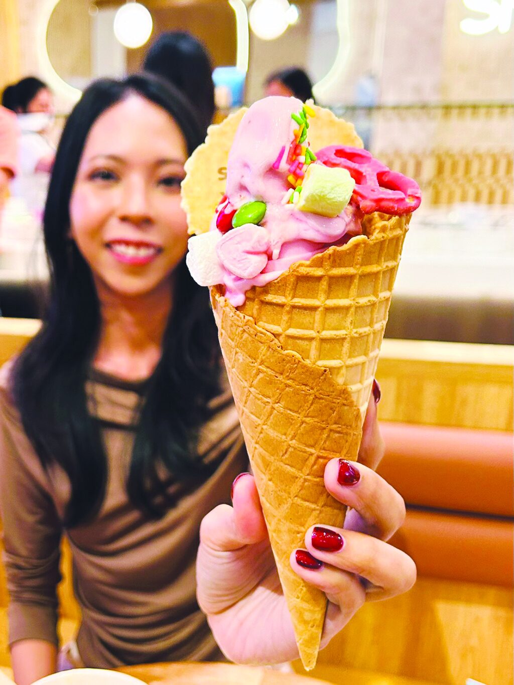 สวรรค์ในครัว - Yo-Chi ร้านโฟรเซ่นโยเกิร์ต ไนต์คลับขวัญใจเด็ก Gen Z   