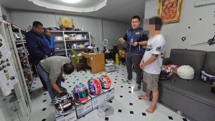 หมวกกันน็อก เลียนแบบแบรนด์ดังญี่ปุ่น