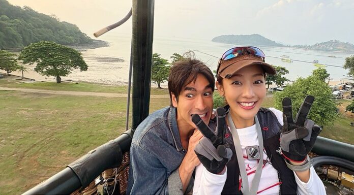 เบื้องหลังมายา
